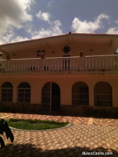 Casa Colinas de Santa Rosa