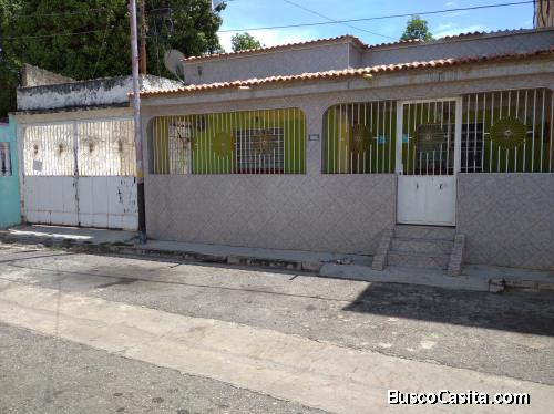 En venta bella y cómoda casa en valencia, barrio la concordia 