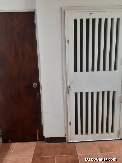 SKY GROUP PLATINUM VENDE Apartamento en Paraparal, Araguaney