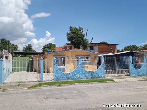 Casa Urb. El Molino-Tocuyito. Ideal para Comercio. 198 M2 de Const.