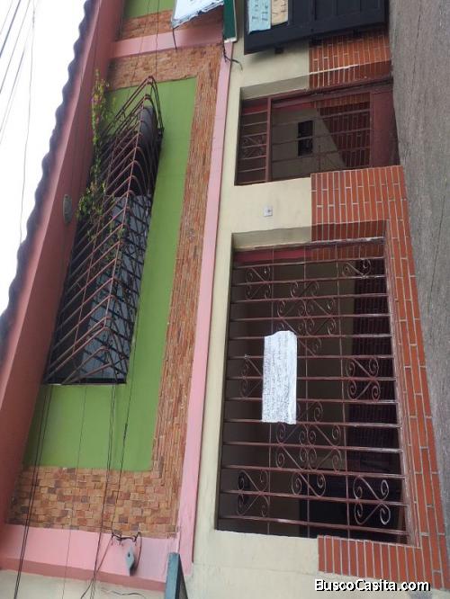 Casa comercial frente al Hospital Central de Valencia