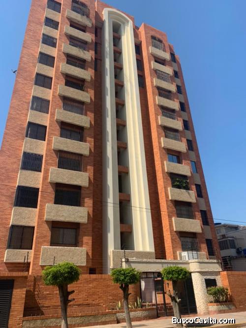 Apartamento alquiler Maracaibo edificio Rialto 16621