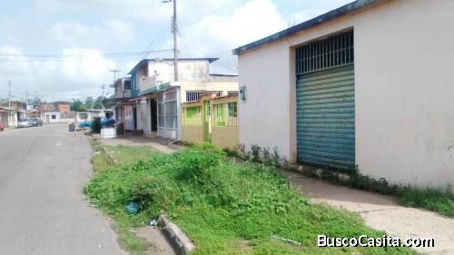 En Venta Casa con Local Comercial a pie de Calle en Unare II Puerto Ordaz