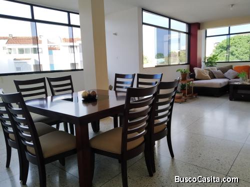 Apto/Venta en Centro De Pto Ordaz. 4hab.