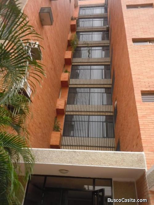 ALQUILO APARTAMENTO 3 HABITACIONES POR INDIOMARA