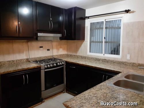 Townhouse    ALQUILER  Milagro Norte