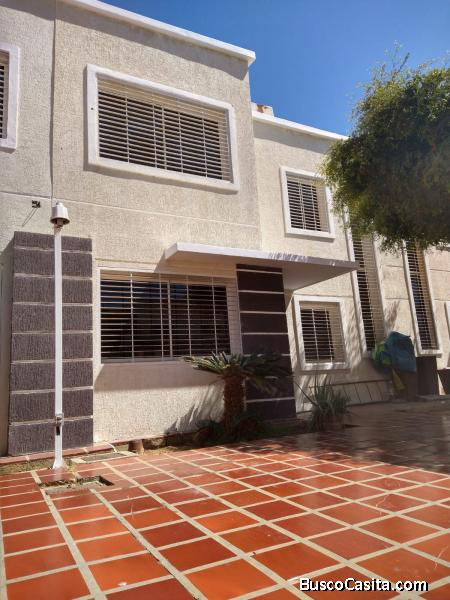 Townhouse    ALQUILER   Zona Milagro Norte