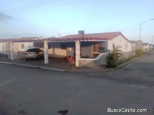 CASA EN VENTA ZONA INDUSTRIAL. URB. El FARO