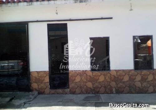 COMODA CASA EN VENTA, EN URB. ARAGUANEY, FLOR AMARILLO.