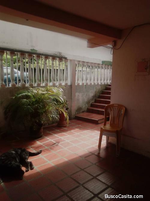 SE VENDE CASA GRANDE Y ESPACIOSA