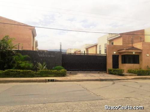 SKY GROUP PLATINUM VENDE Town House, en Manantial.