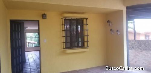 SKY GROUP PLATINUM VENDE Casa en Altamira, La Entrada