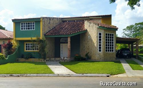 SKY GROUP PLATINUM VENDE Casa en Guataparo, Laguna Club Norte