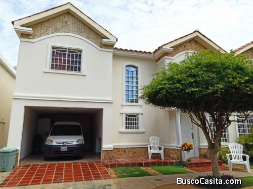 Casa venta Maracaibo Villa antares 9721