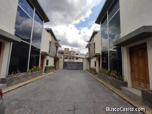 BELLÍSIMO TH DE LUJO URB. MANANTIAL