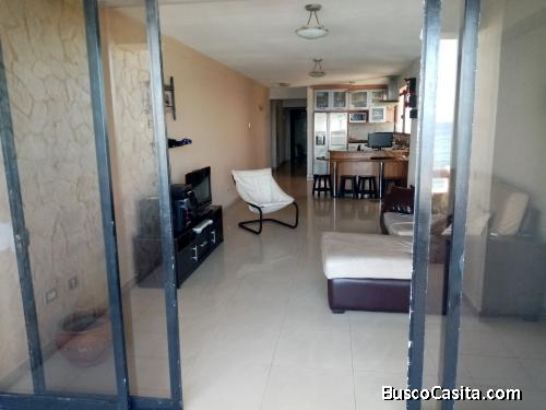 VENTA DE APARTAMENTO FRENTE AL MAR.