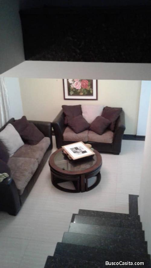 SE VENDE BELLO TOWNHOUSE EN YARA YARA II