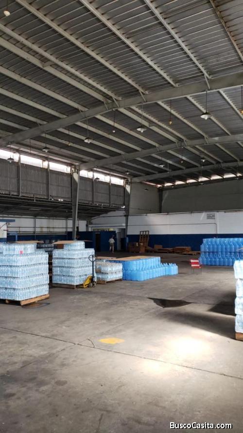 SE VENDE GALPON EN UD 321 ZONA INDUSTRIAL