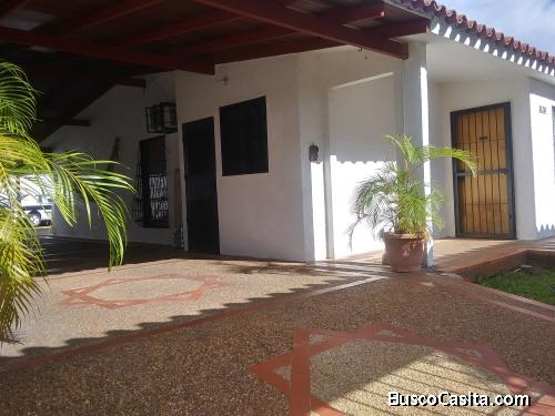 EN VENTA CASA EN URBANIZACIÓN LAS GARZAS