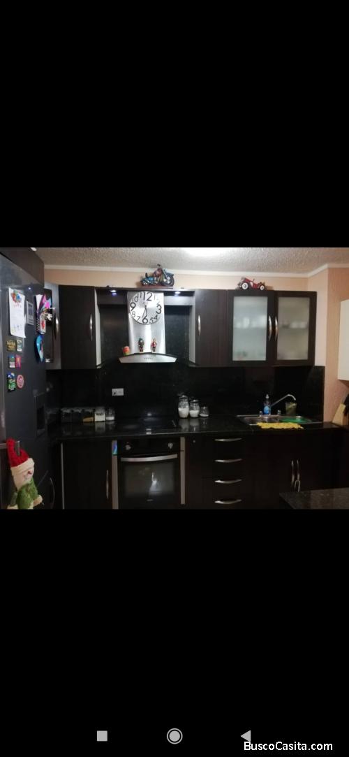 Ofrezco en venta apartamento en resd rio chico Av paseo caroni 