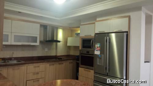 Ofrezco en venta Town house en resd doña Luisa Av Atlántico 