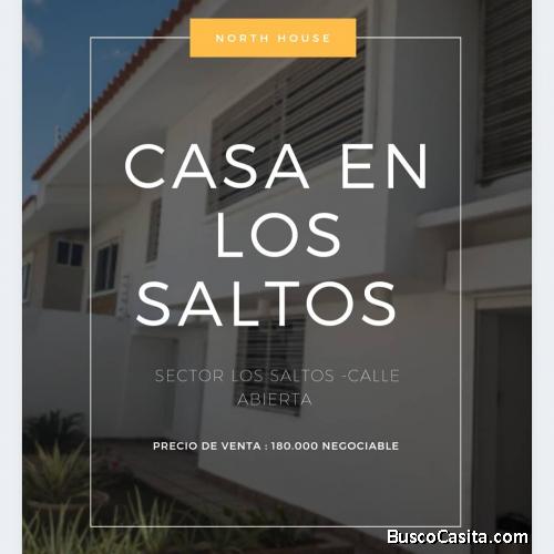 Ofrezco en venta casa calle abierta en el sector los saltos 