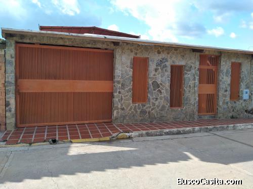 Casa remodelada en Guacara, Urbanización El Prado 