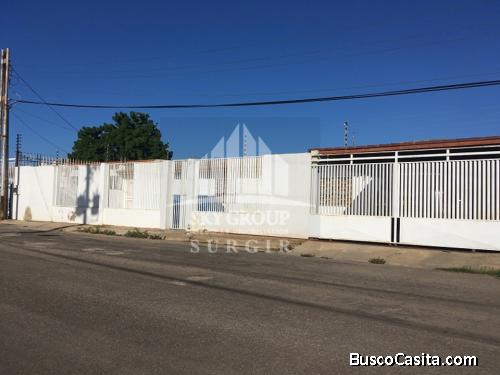 VENTA o ALQUILER: casa en Puerta Maraven