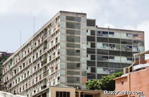Apartamento en Venta, al comienzo de la Urb. El Paraíso