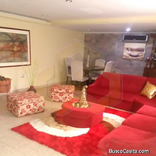 Casa con Piscina propia en Venta. Precio de Oportunidad.