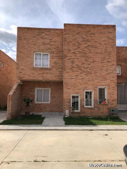 SKY GROUP PLATINUM VENDE Town House en San Diego Monteserino