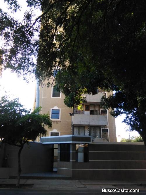 SE VENDE APARTAMENTO EDIF.SOROCAIMA LA LAGO MARACAIBO