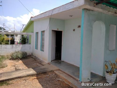 Cómoda y confortable casa en venta. De oportunidad 