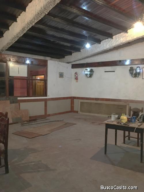 LOCAL COMERCIAL EN LA ZONA MAS TRANSITADA DE LA AVENIDA CASANOVA.