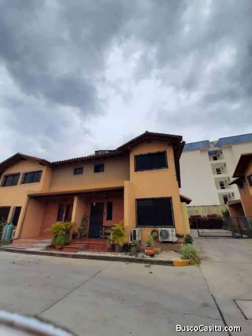 SKY GROUP VENDE TOWNHOUSE EN LA CAMPIÑA