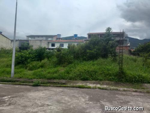 Vendo Bonito Terreno Ubicado en Urbanización Privada Cerro Verde II