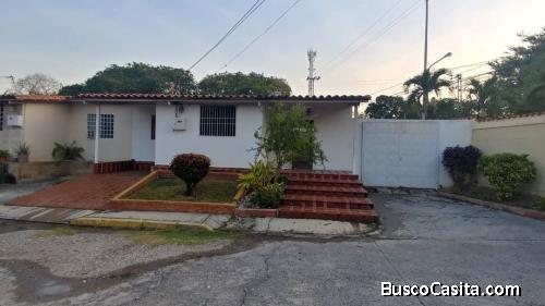  CASA  EN VENTA URB TIERRA DEL SOL