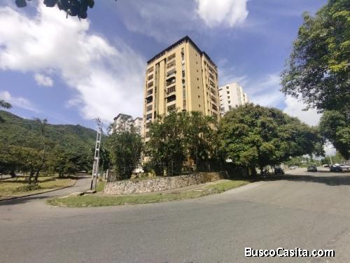 SKY GROUP VENDE APARTAMENTE LOMAS DEL ESTE FOC-1718