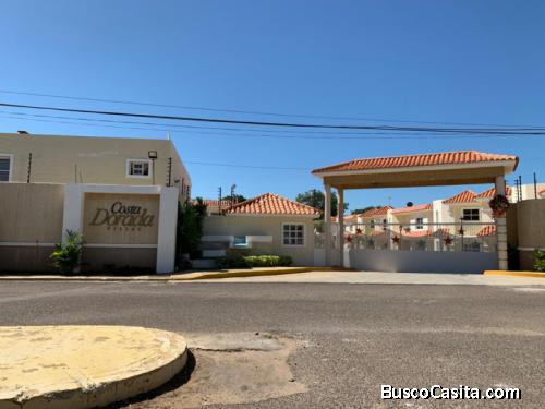 Bello Townhouse en venta  Res Costa Dorada 