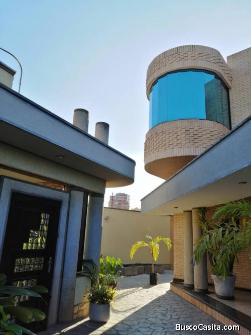 Casa moderna Urb el Bosque Calle cerrada. FOC-885