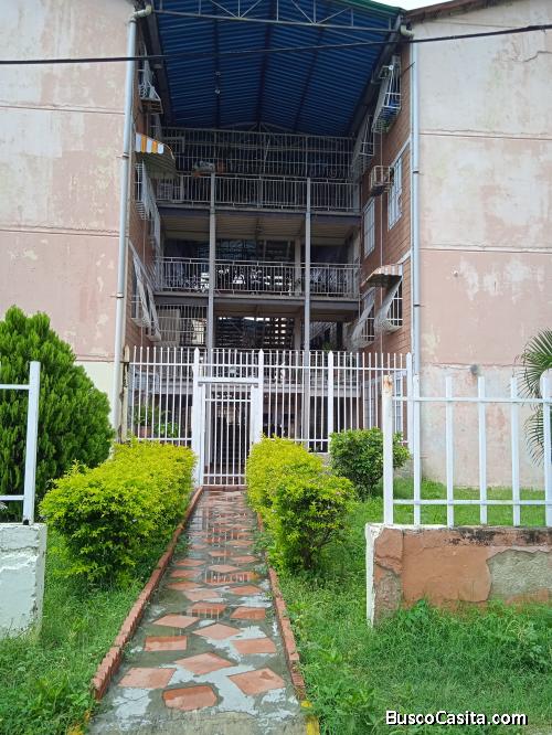 Apartamento en Alquiler Urbanización Los Samanes Sector Madre María Lago I