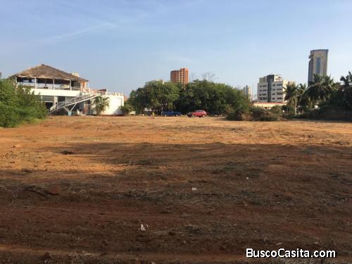 Terreno en venta Maracaibo a en la Av el milagro 03/08/21