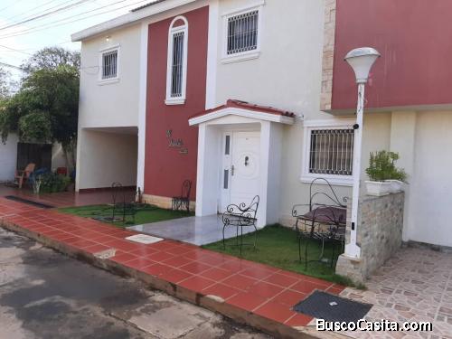 TOWNHOUSE EN VENTA, SECTOR LA COROMOTO, VILLA PALMA BRISA, SAN FRANCISCO