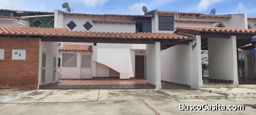 VENTA DE HERMOSA CASA EN URBANIZACION VISTA LINDA CHARALLAVE
