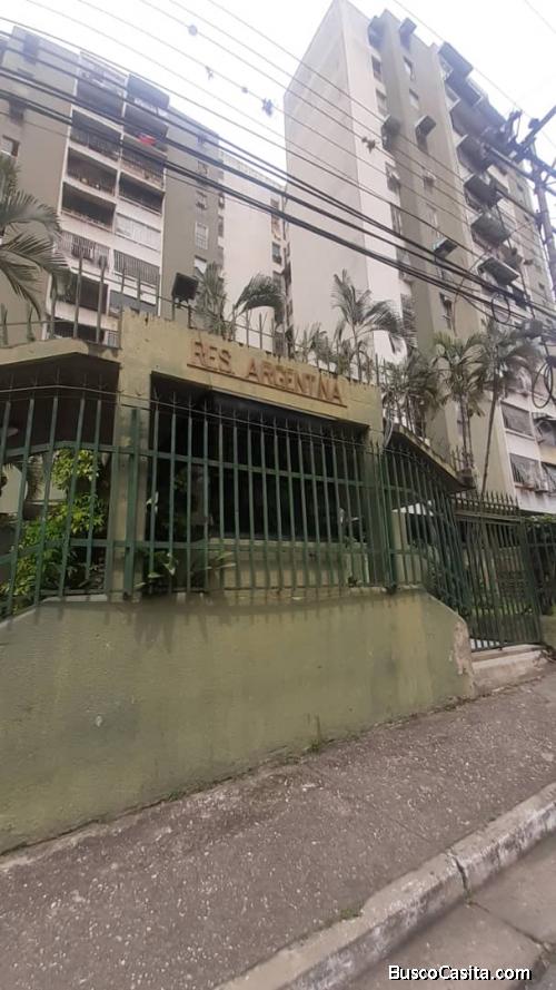 VENTA DE COMODO APARTAMENTO RES. ARGENTINA QUEBRADA DE CUA