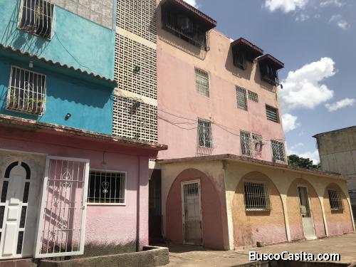 Venta de apartamento urb. La Paragua 