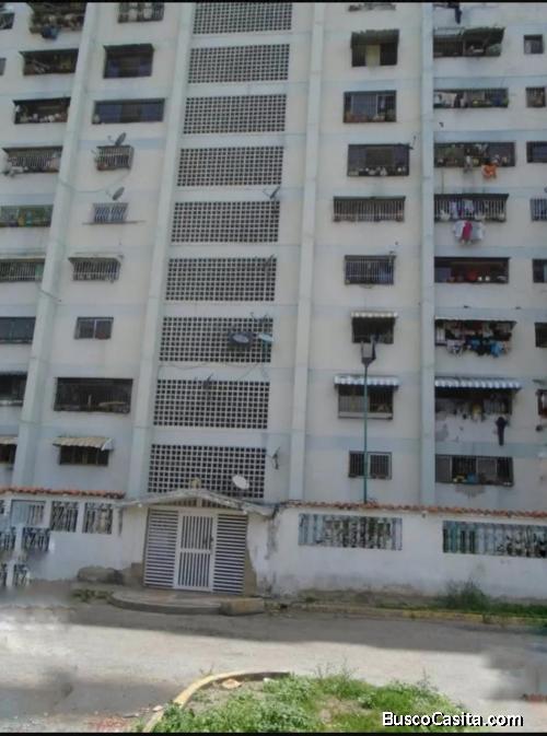 UD4 CARICUAO VENDO APARTAMENTO