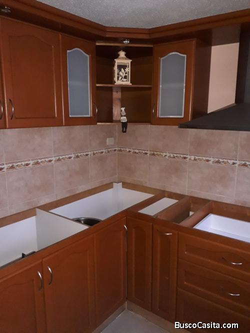 Casa comercial/residencial Urb La Esmeralda San Diego(Incluye local, oficina, almacén y residencia)