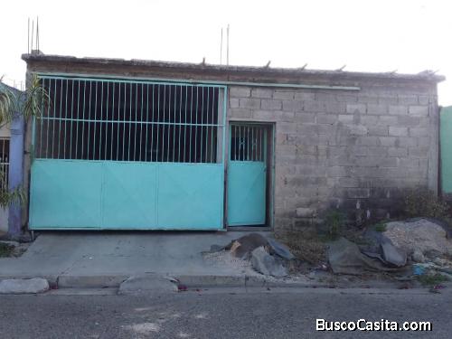 Casa con Platabanda de tabelon en Obra Gris, 110 mts cuadrados Contruidos