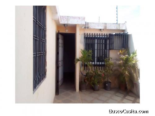 SE Vende Casa Av. Principal de La Picola. Zona Norte